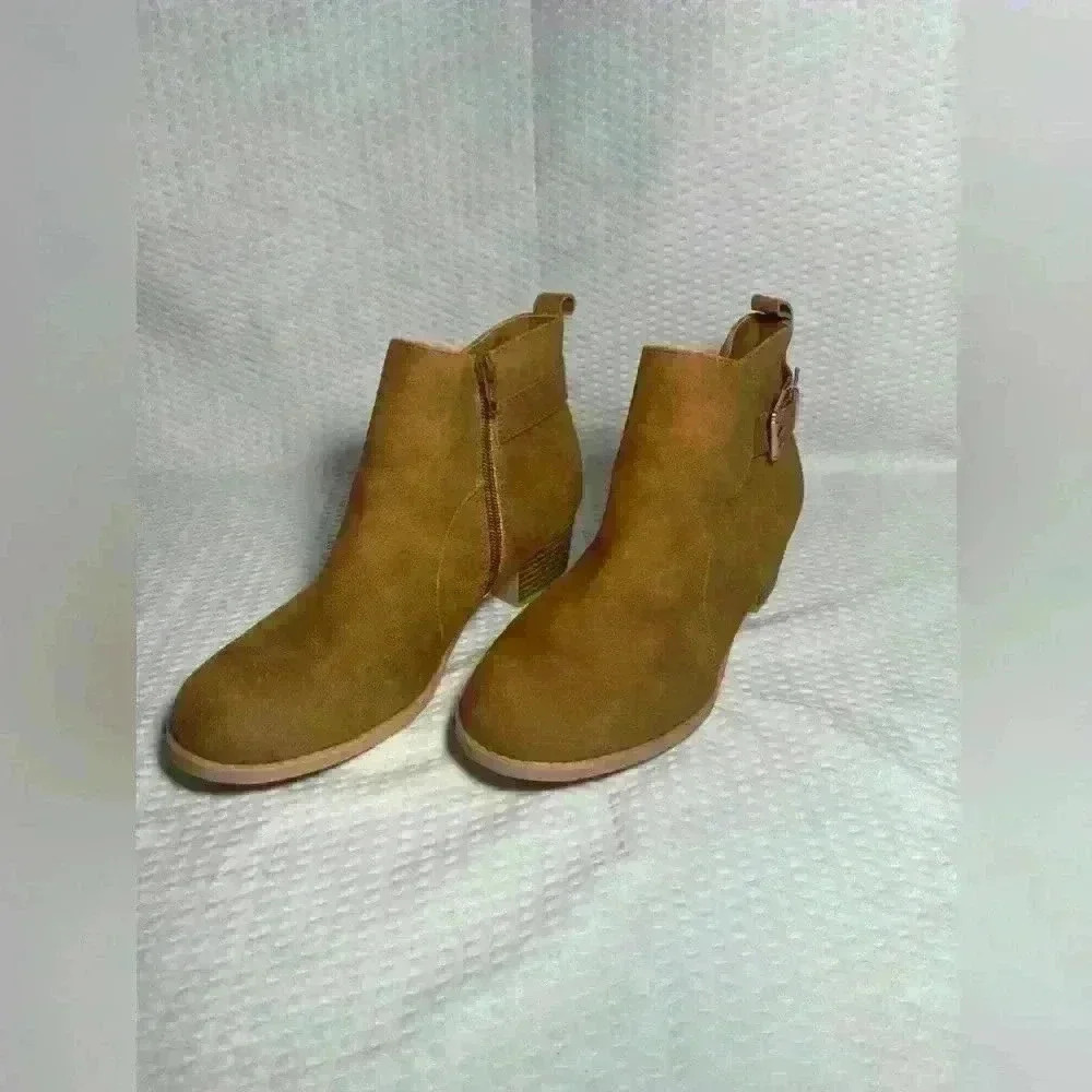 The Children’s Place 6 Youth Boots